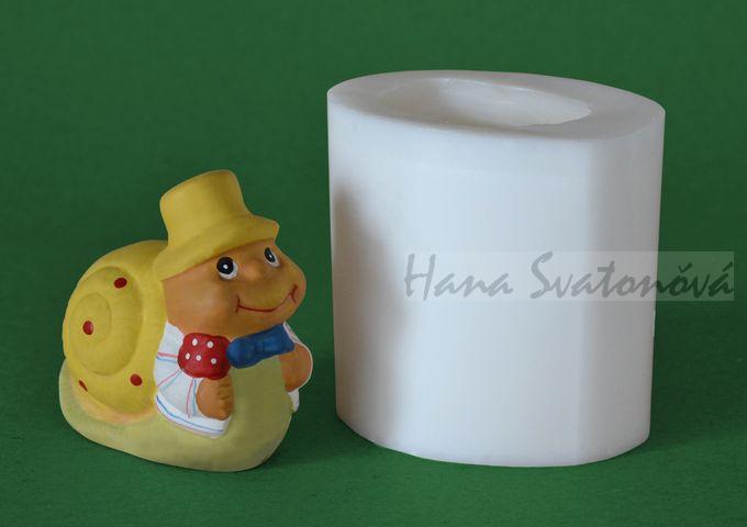Šnek v klobouku - výška 6,5cm