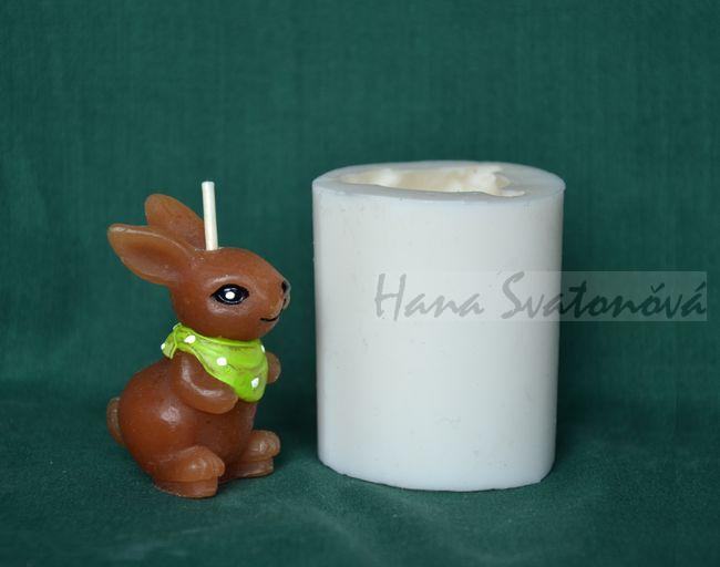 Zajíček s šátkem - výška 5,5cm