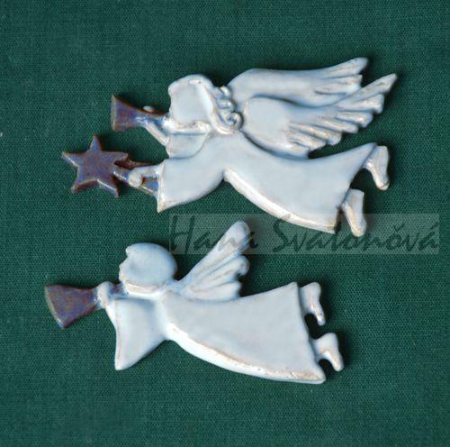 Relief 2 Andělíčci s trumpetou letící - vel. 6cm