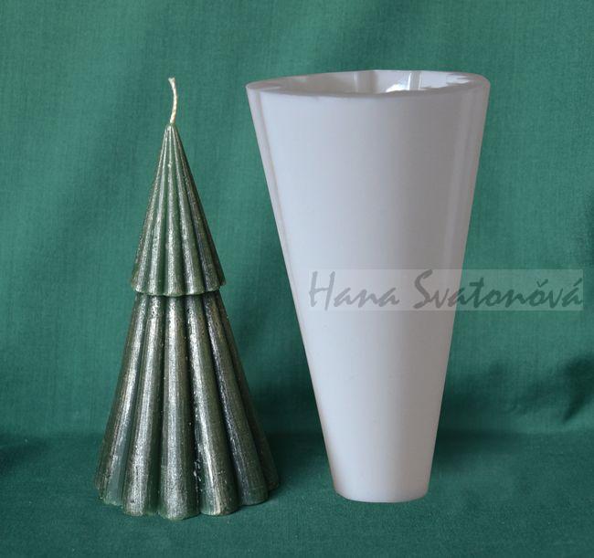 Stromeček vroubkovaný - výška 16cm