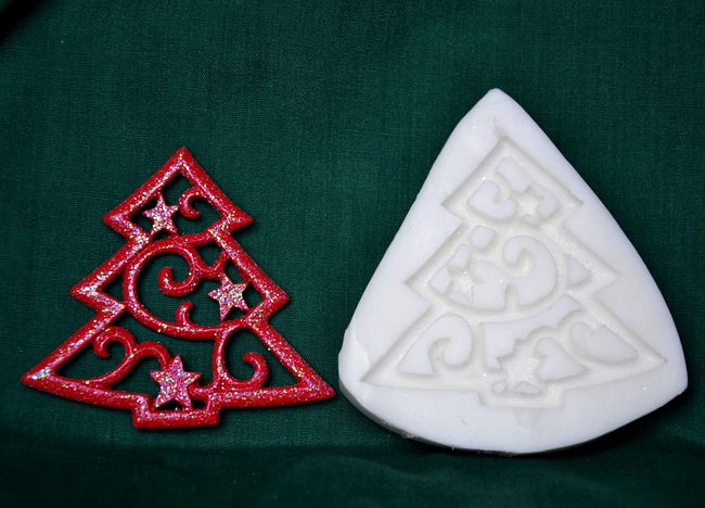 Relierf Vánoční stromeček  - vel. 7,5cm