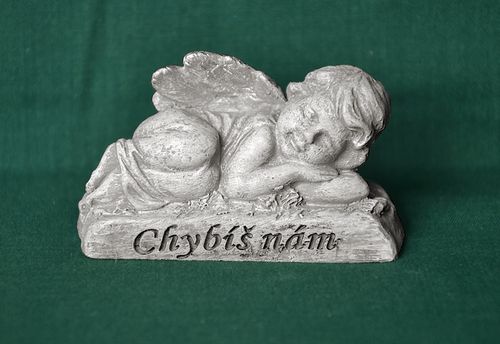 Andílek spící Chybíš nám - vel. 6,5x3x3,5m 
